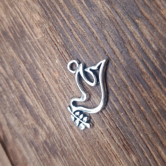 P106 holly dove charm - Picture 1 of 2